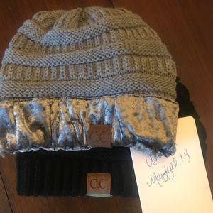 ❗️SOLD❗️C.C Beanies